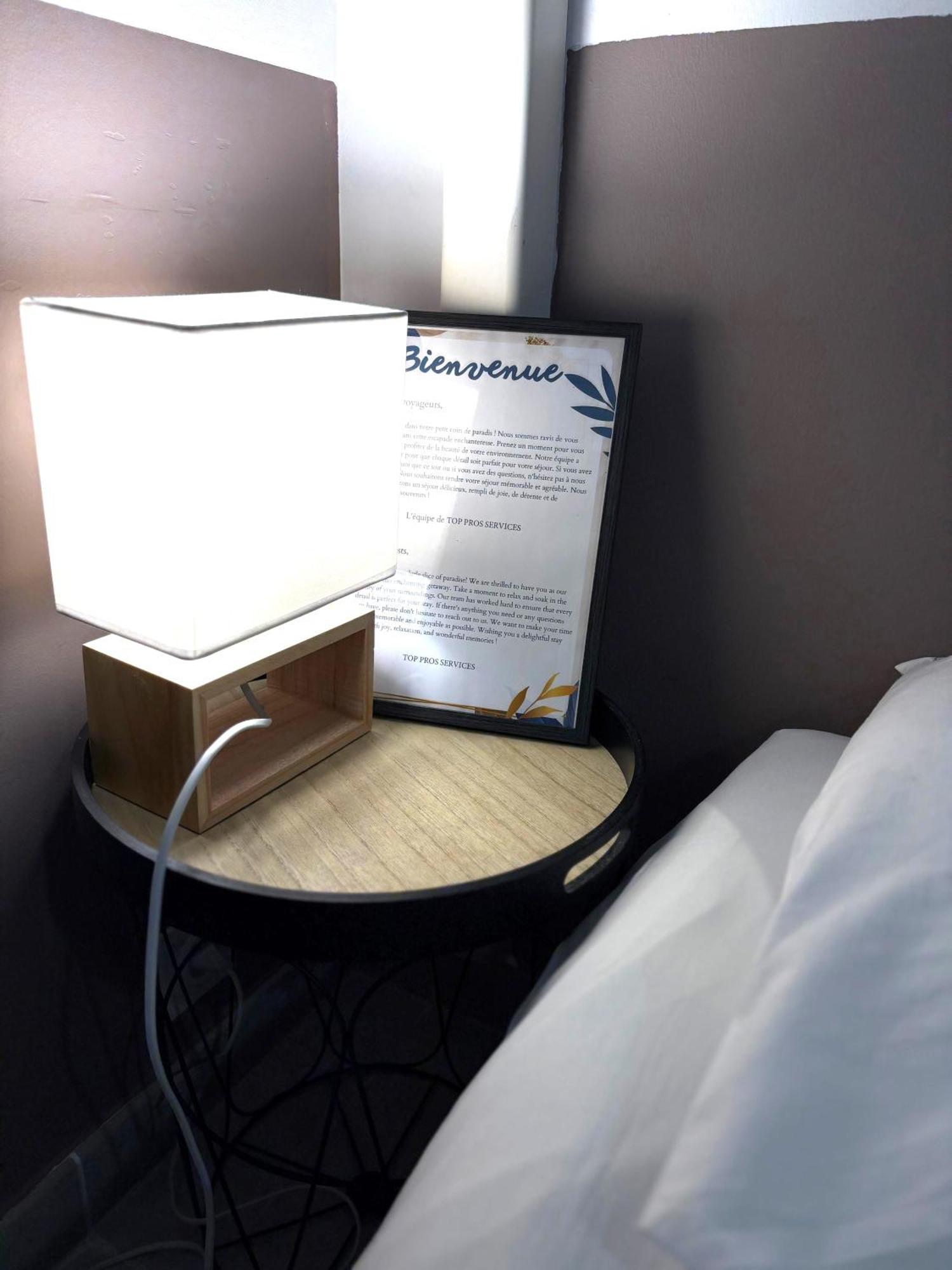 L'Amazone Studio Plein Centre Plages A 2Min Clim Wifi Sur Le Port - Top Prosconciergerie- 라그랑모트 외부 사진